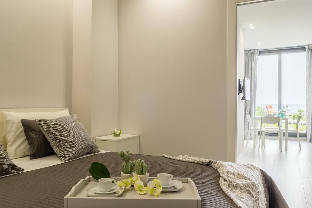 Les Suites - Apartments Riposto Eksteriør billede