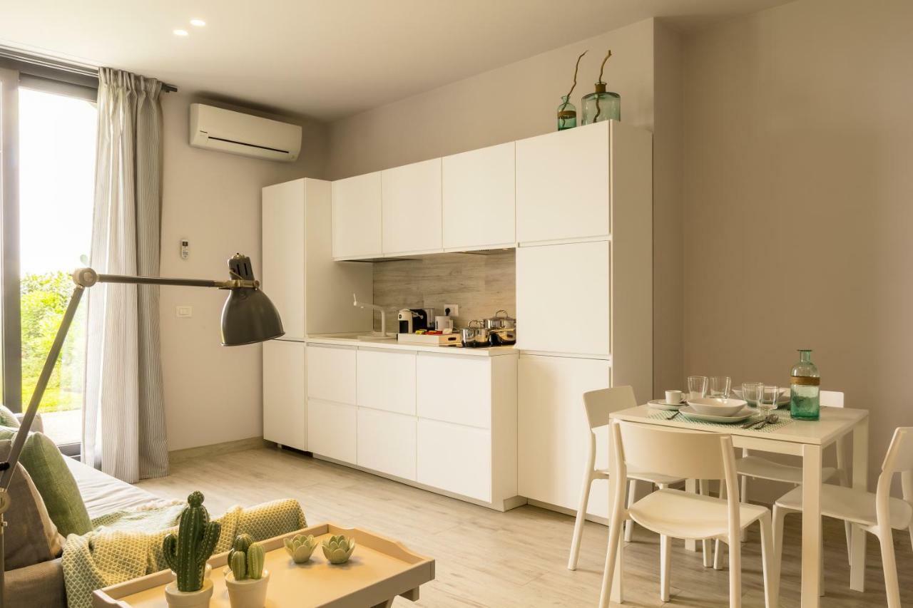 Les Suites - Apartments Riposto Eksteriør billede